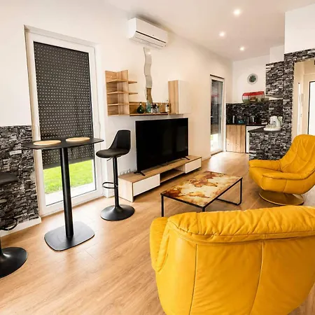 Апартаменты Luxus Lakopark