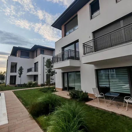 Luxus Lakopark Апартаменты